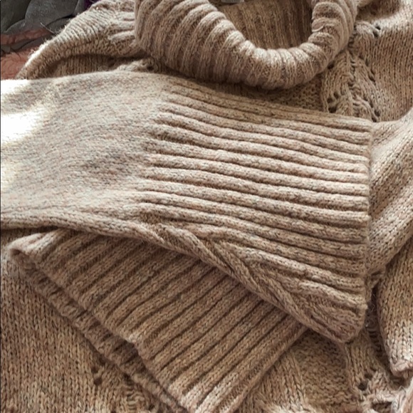 Sooo Cute Sweater! - Picture 5 of 5